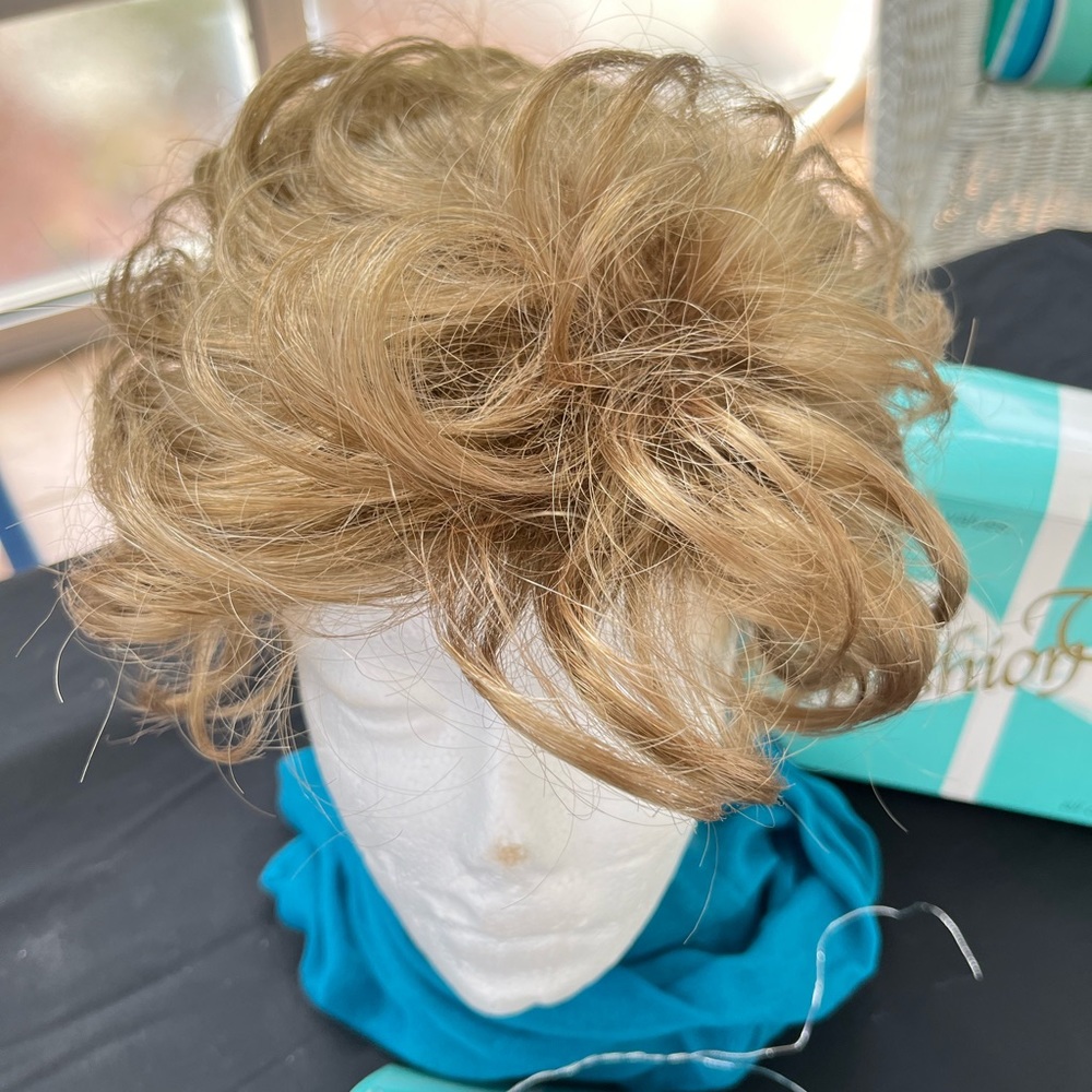 Fashion design wig sandy blonde